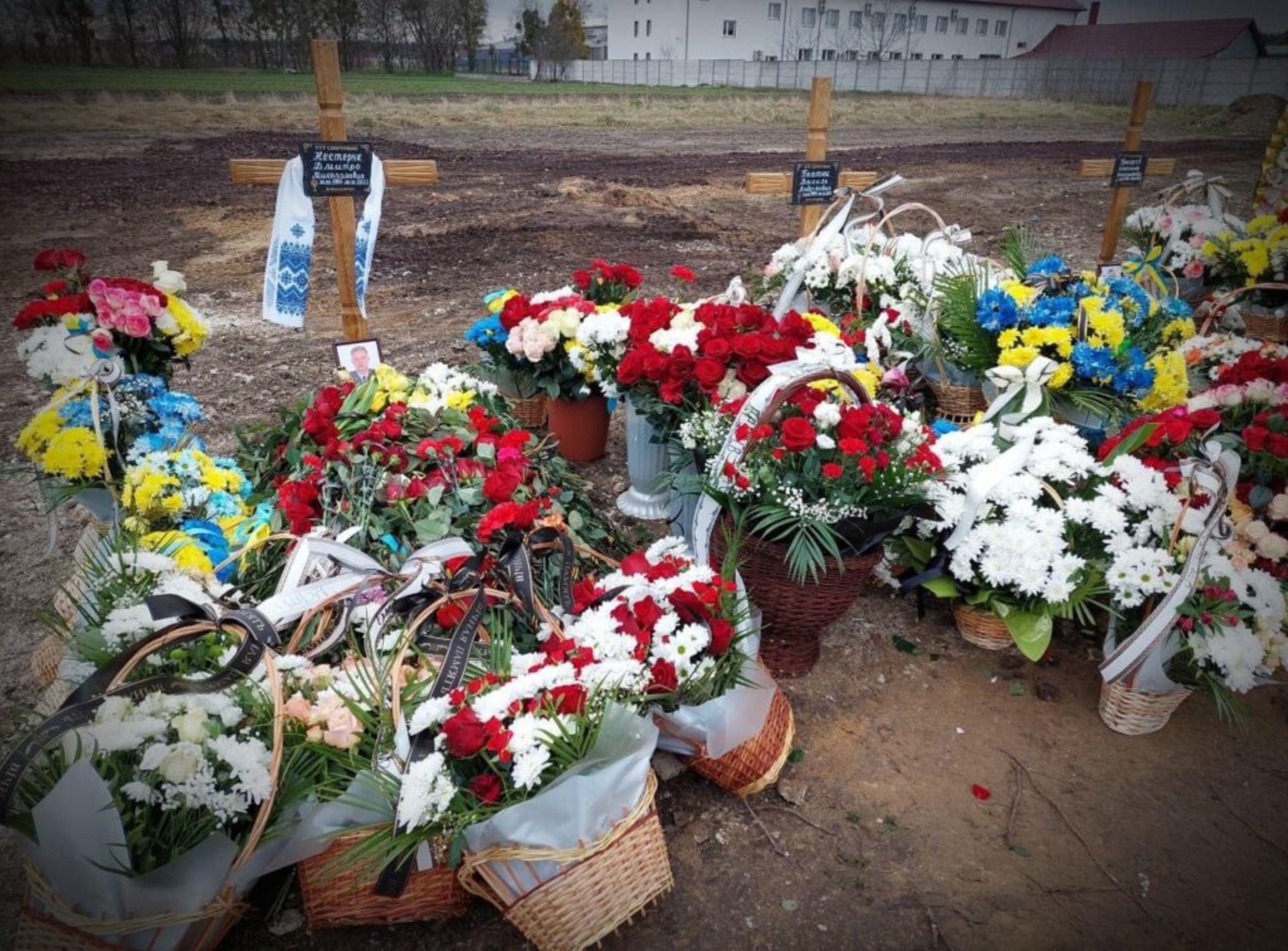 Львівщина провела в останню путь військових льотчиків