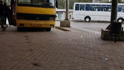 На Львівщині водії маршруток змушують пасажирів стояти