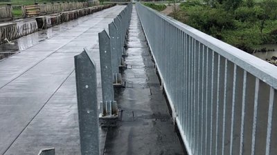 Водіям: у Старосамбірському районі ремонтують міст через річку Дністер (ФОТО)