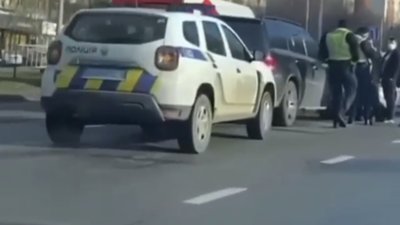 У Львові "Мерседес" догнав навчальний автомобіль (ВІДЕО)