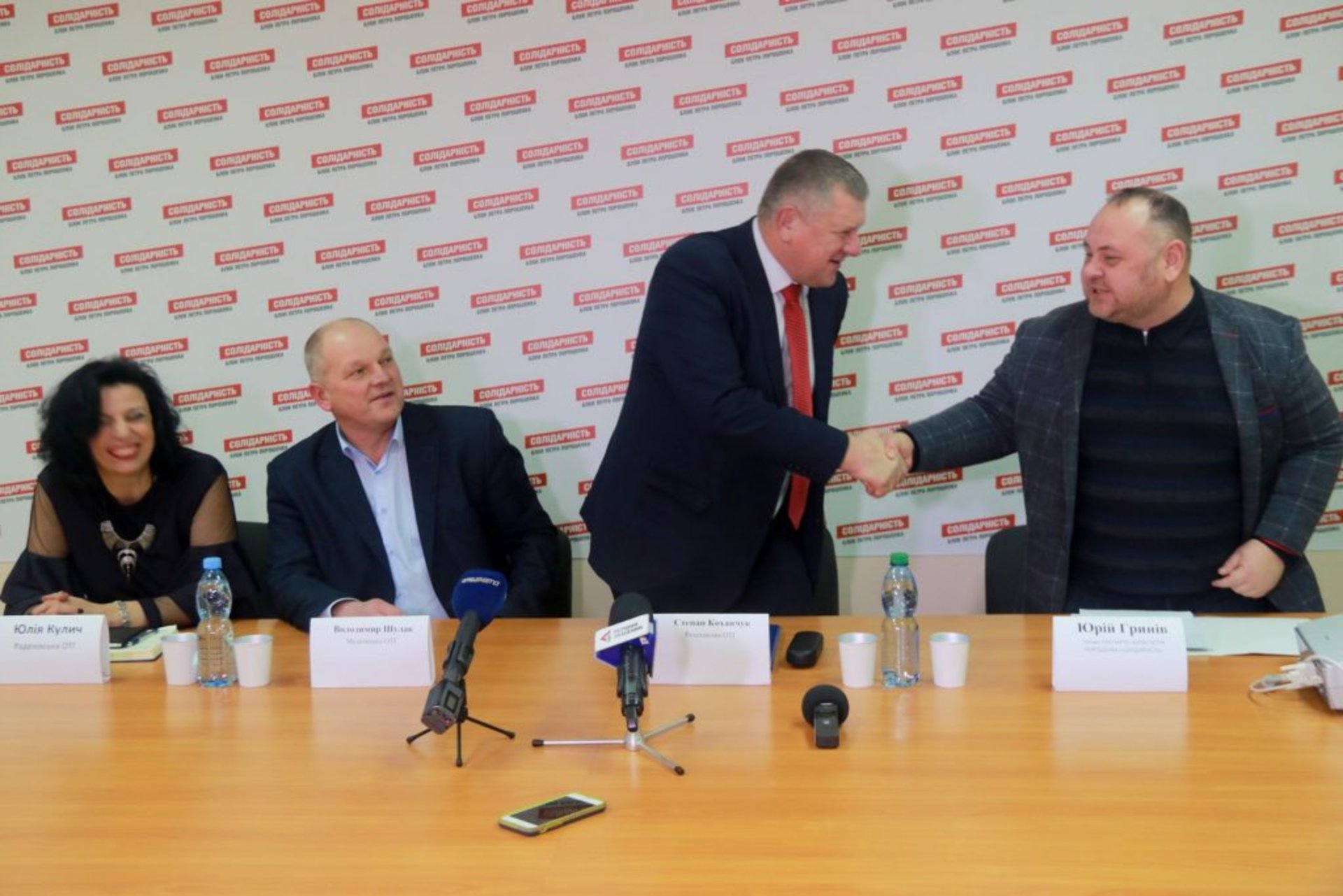 Працюватимемо так, щоб інші захотіли до нас приєднатися, – переможці на виборах в ОТГ Львівщини. Фото Назарій ЮСЬКІВ 4studio