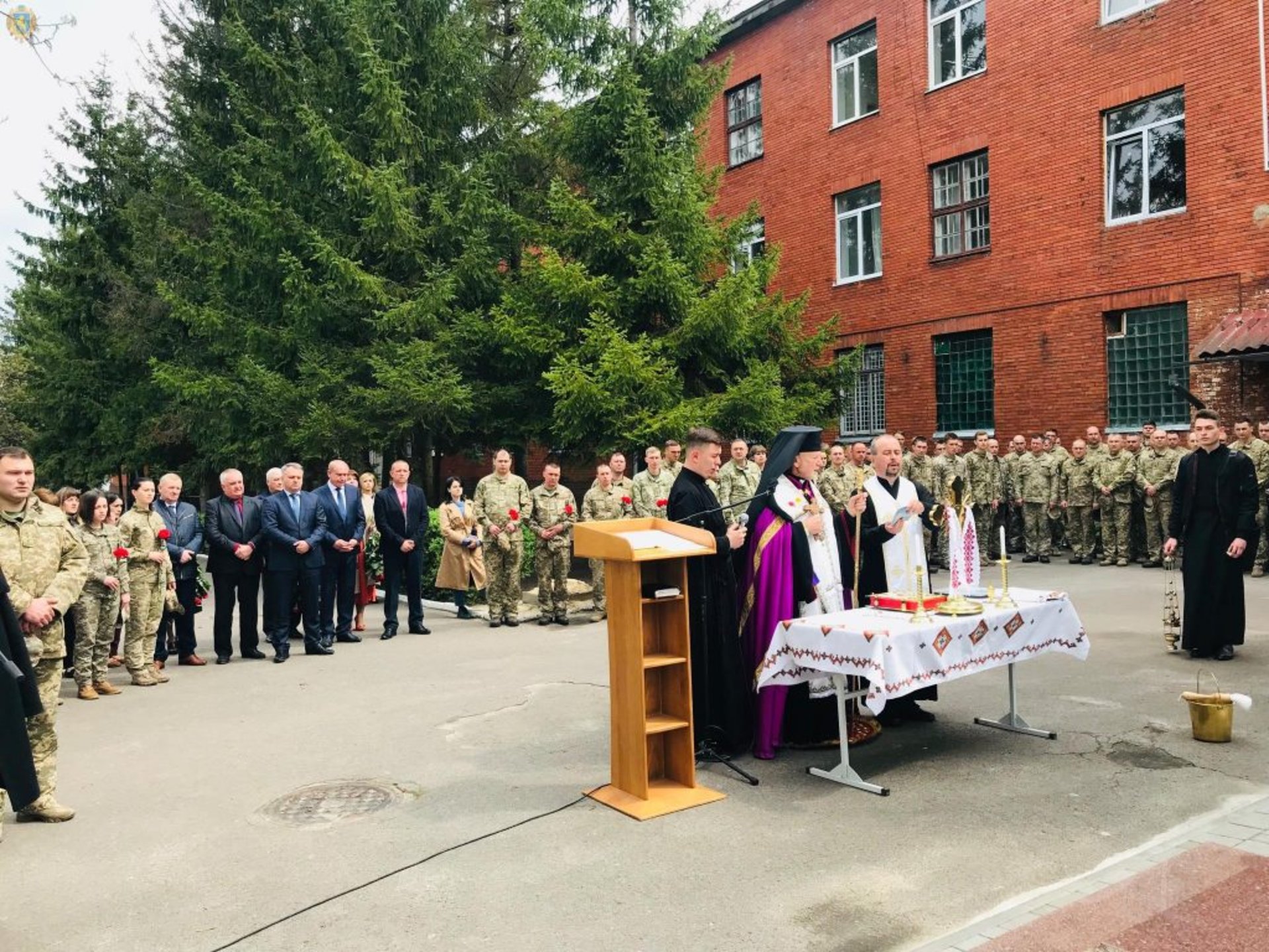 На Бродівщині вшанували пам'ять загиблих льотчиків