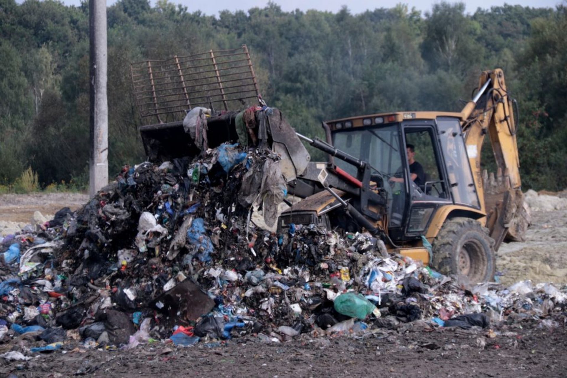На вулиці Північній впорядкували перевантажувальну станцію