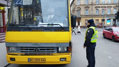 У Львові водії маршруток не знають правил дорожнього руху (ВІДЕО)