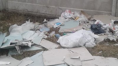 У Пустомитах на в’їзді зі Львова хочуть поставити шлагбаум через сміття (ФОТО)