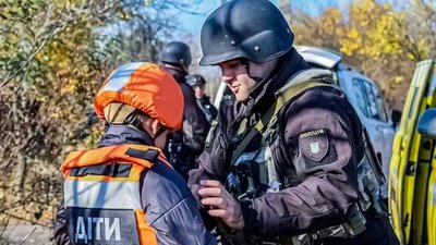 У бронежилетах від Львівського оборонного кластеру продовжують евакуйовувати дітей із Донеччини