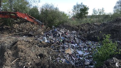 На Жидачівщині виявили звалище залишків одягу (ФОТО)