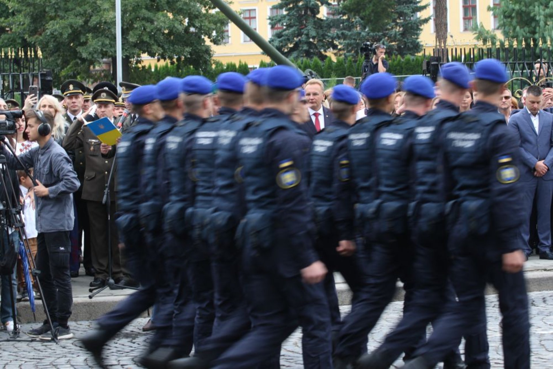 У Львові на найбільшому флагштоку за 12 млн грн урочисто підняли прапор України, фото ЛМР
