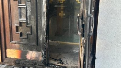На великі свята чорти товчуться, - Садовий про спробу підпалу церкви на Сихові