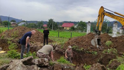 На Львівщині ексгумували та перепоховали 54 останки