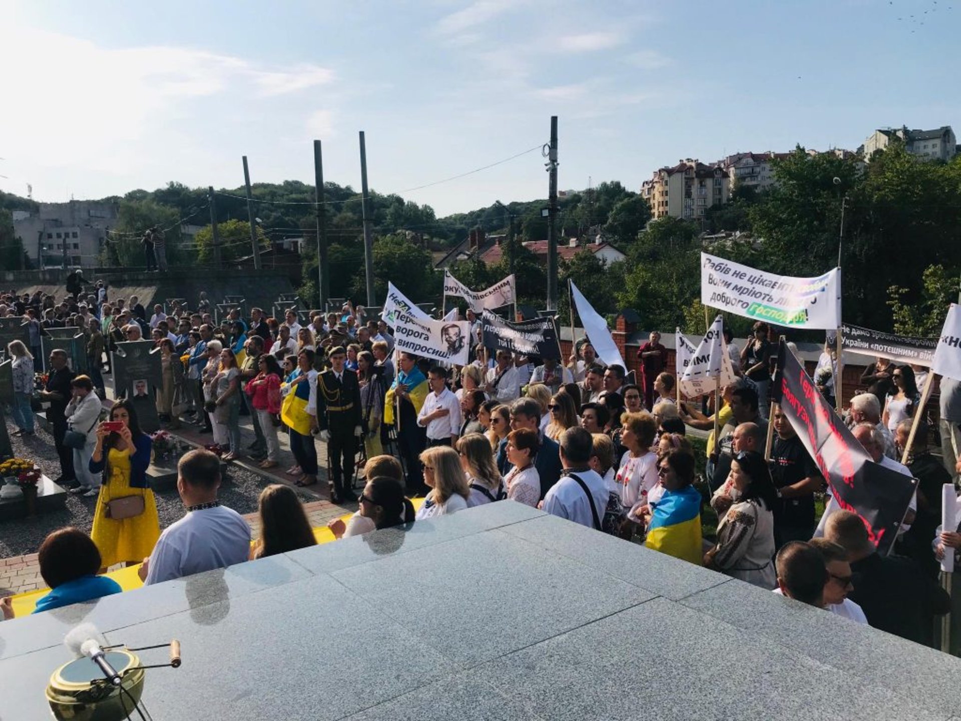 Рабів не цікавить свобода, вони мріють лише про доброго господаря, - як вулицями Львова пройшли "Нескорені". Фото - Четверта студія