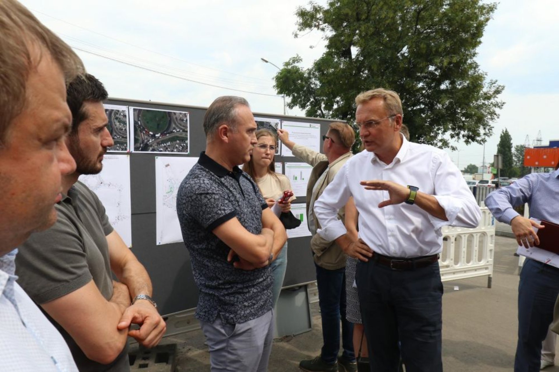 У Львові вулицю Богдана Хмельницького обіцяють відкрити у серпні, фото ЛМР