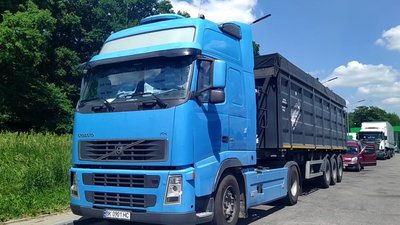 ​Кабмін дозволив у період воєнного стану допускати до керування транспортом категорій С, С1 водіїв із посвідченням категорії В