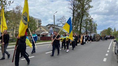 Жовківська громада попрощалась з нашим новітнім Героєм (ФОТО)