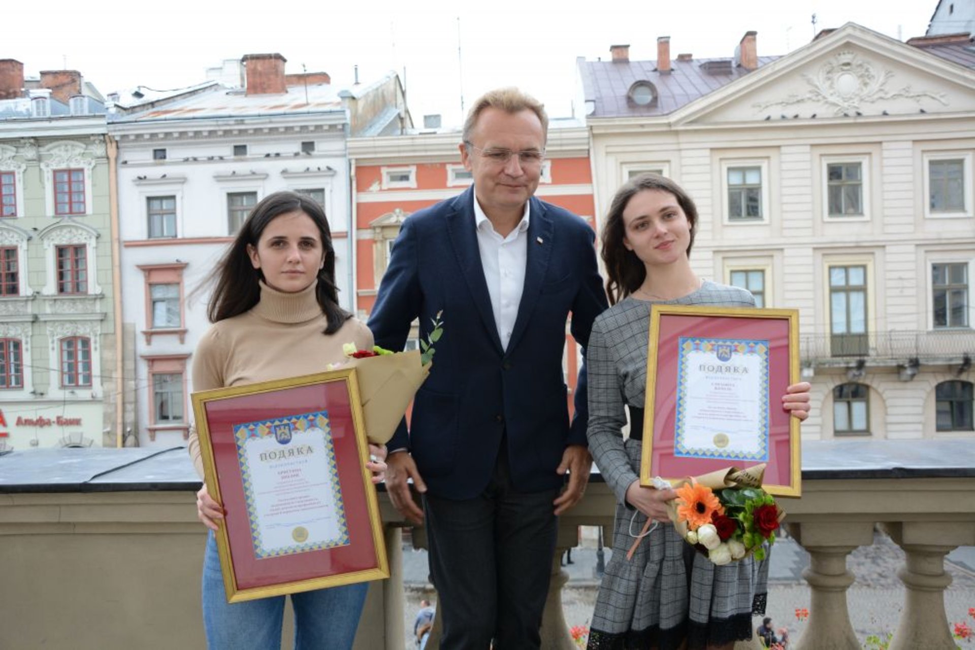 У Львові студенти-медики врятували життя чоловіку, фото ЛМР