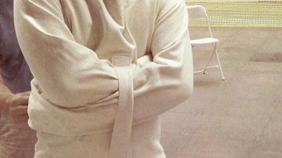 У Львові психічнохворий намагався зарізати дружину
