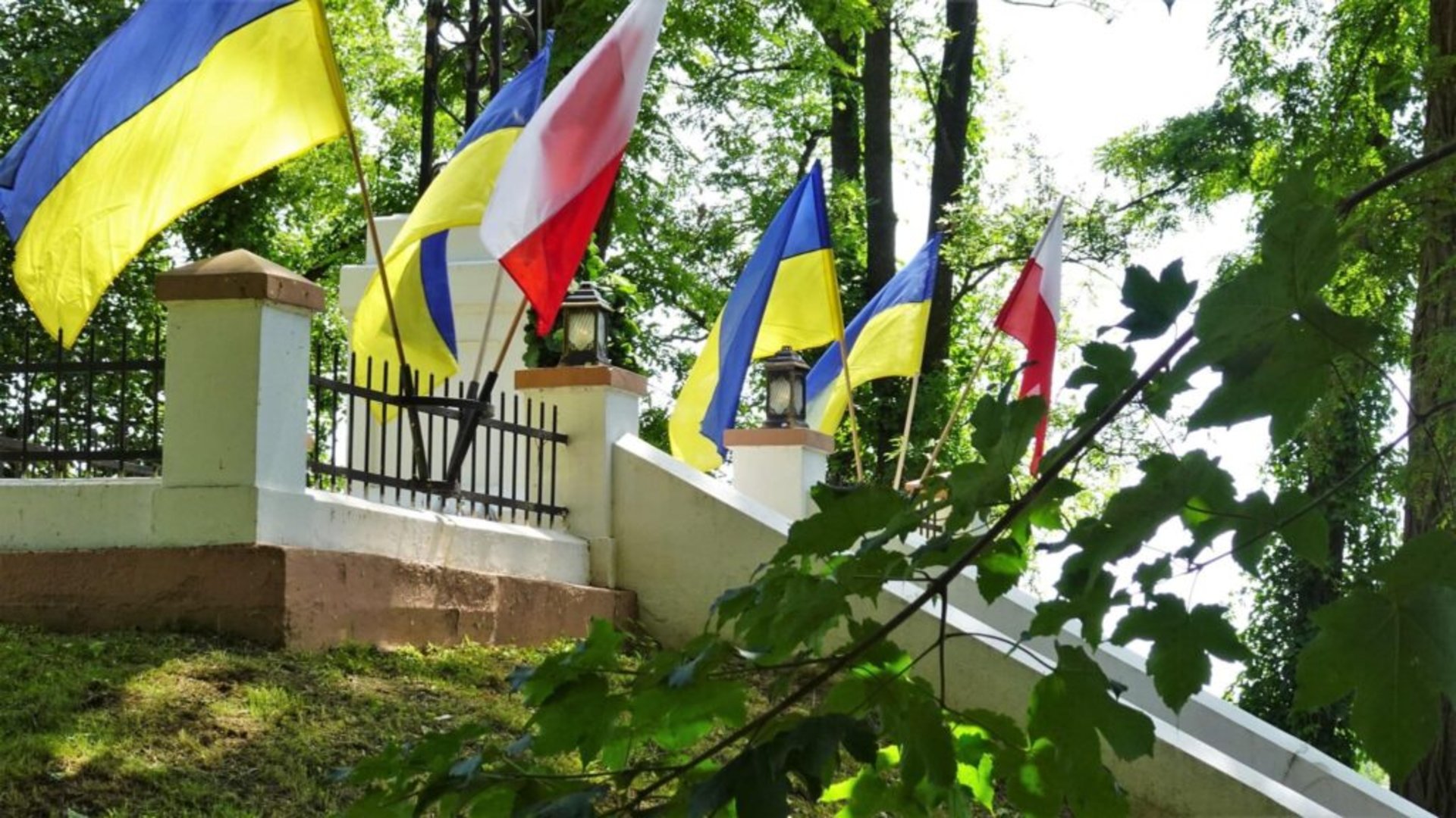 У Пикуличах вшанували похованих воїнів УНР, УГА і УПА