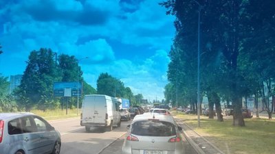 У Львові ускладнений рух транспорту на магістральній дорозі (ФОТО)