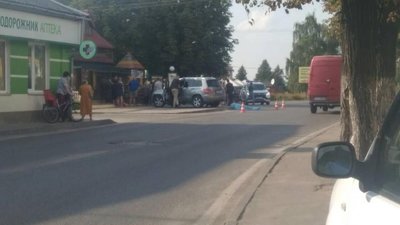 У Раві-Руській автомобіль вбив жінку (ФОТО)