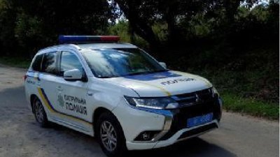 На Львівщині водії скаржаться на безпідставні зупинки патрульними (ФОТО)