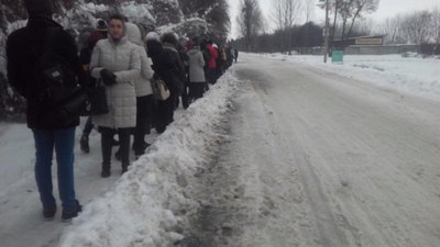У Львові в лютий мороз медики з Рясного не мають чим доїхати на роботу