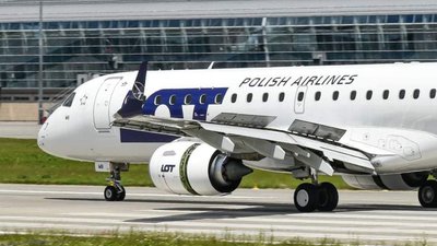 Авіакомпанія LOT відновила польоти до Львова (ФОТО)