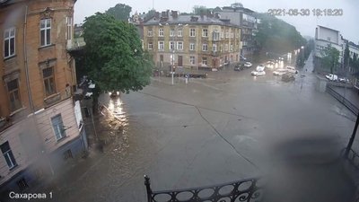 У Львові ускладнений проїзд на вулиці Шевченка (ВІДЕО)