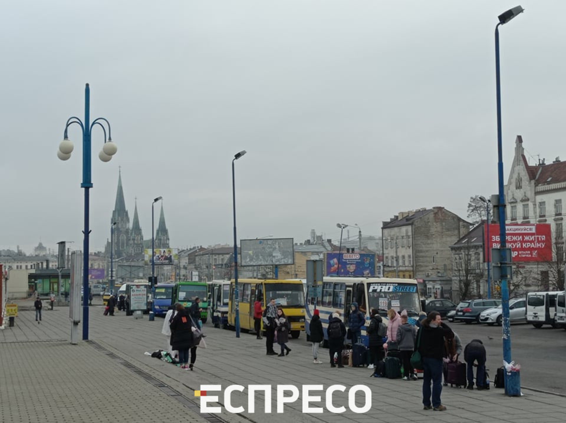 На Львівщині маршрутками користуються усі пасажири