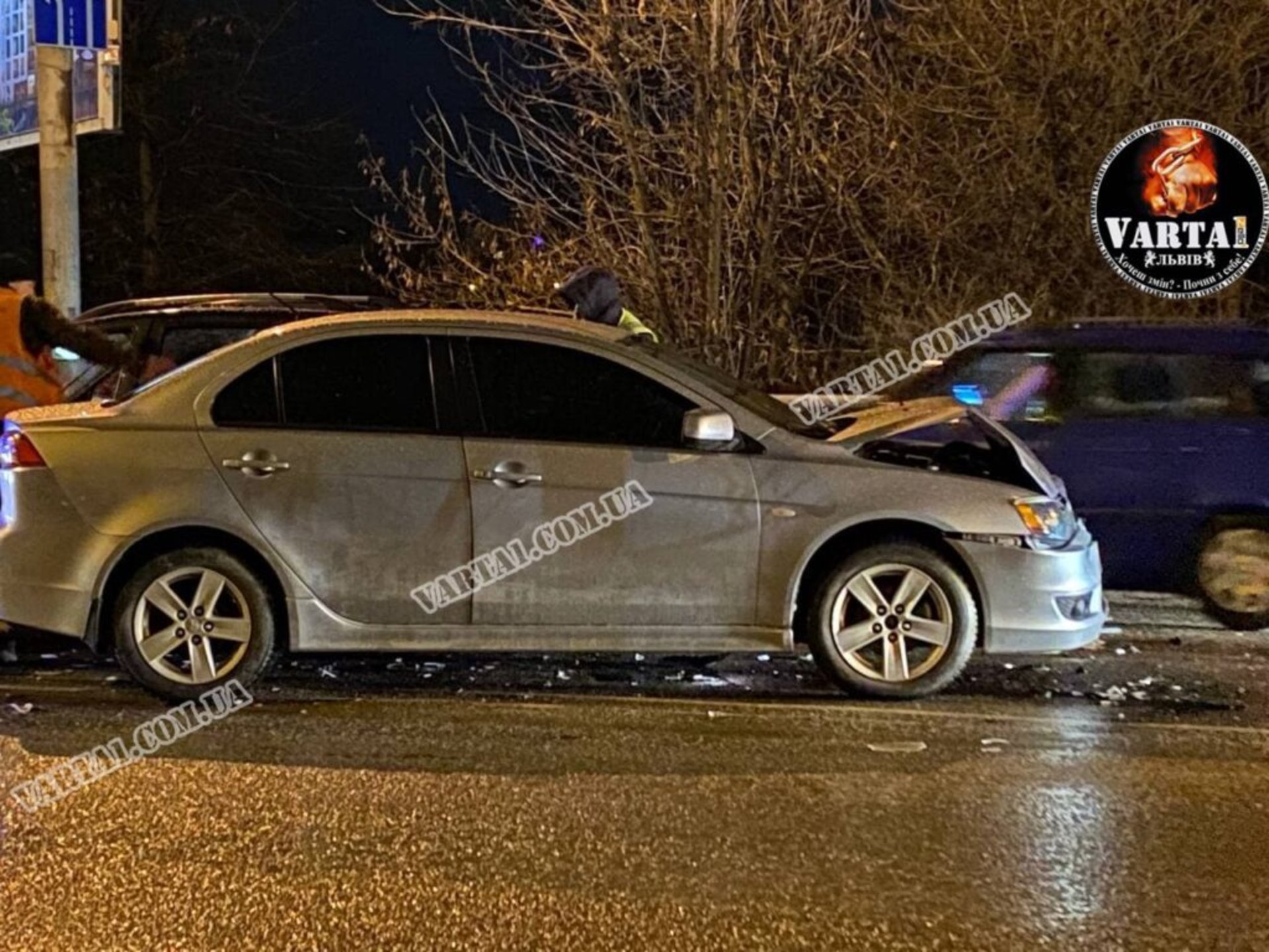 У Львові в потрійну ДТП потрапив пасажирський автобус