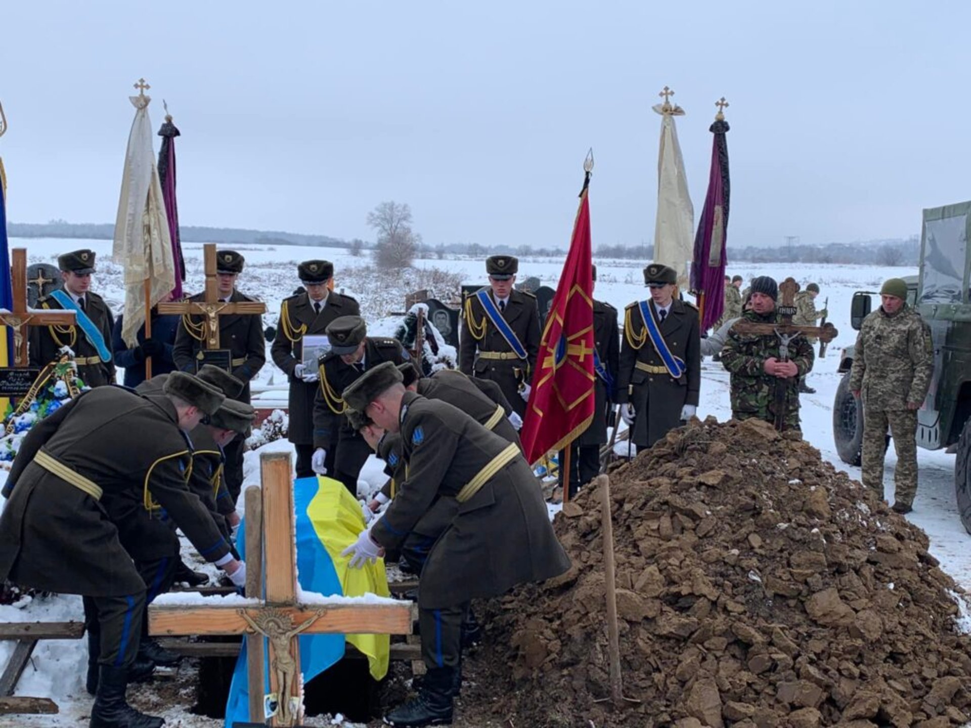Львівщина провела в останню путь Героя України Руслана Нирова, фото Пустомитівська міська рада