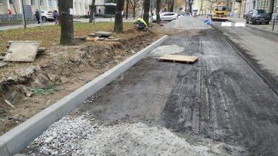 У Львові на вулиці Левицького ремонтують дорогу (ФОТО)