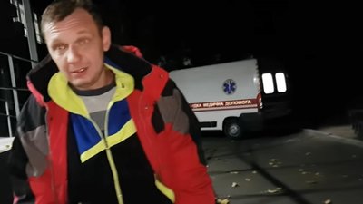 На місце ДТП приїхали дві “швидкі”, якими керували п‘яні водії (ВІДЕО)