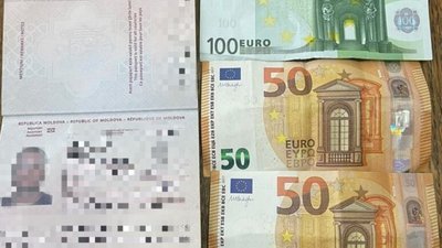 Євро та долари: на західному держрубежі двоє мандрівників хотіли «без проблем» перетнути кордон