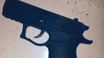Вночі у Львові неадекватні хулігани заблокували авто патрульних