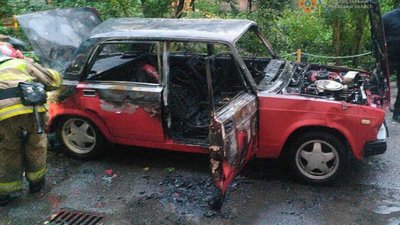 У Львові знову горів автомобіль (ФОТО)