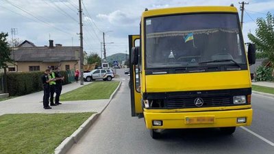 На Львівщині водій рейсового автобуса скоїв ДТП будучи "під кайфом" (ФОТО)