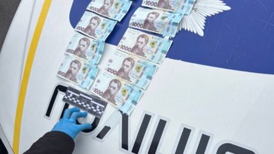 На Львівщині патрульні два рази відмовились від грошей