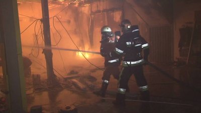 Біля Львова горів автосервіс
