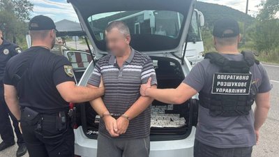 Мешканець Львівщини переправляв чоловіків у Словаччину