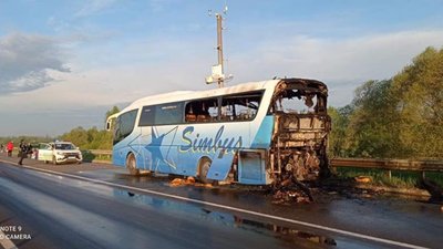 На Львівщині під час руху загорівся пасажирський автобус міжнародного сполучення (ФОТО, ВІДЕО)
