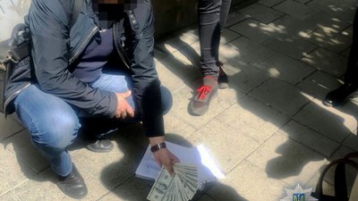 У Львові поліція затримала адвоката, який хотів підкупити прокурора