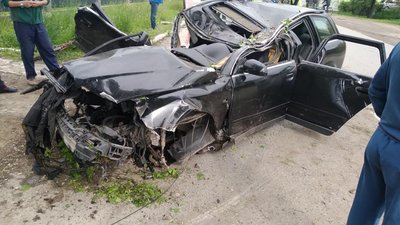 На Львівщині у жахливій ДТП іномарка перетворилася на купу брухту (ФОТО)