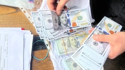У Львові виїзд за кордон коштував 30 тисяч доларів