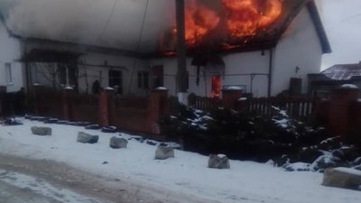 На Дрогобиччині збирають кошти для родини, у якої вчора згорів дім (ФОТО)