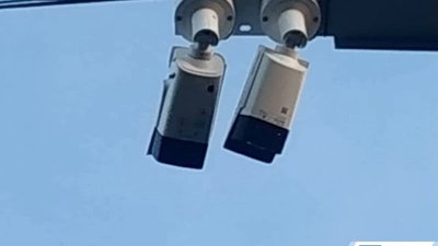 У Львові на перехресті знову обстріляли камери відеоспостереження