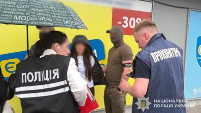 На Львівщині вартість виїзду за кордон зросла до 37 500 доларів
