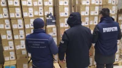 На Львівщині вилучили електронні цигарки на 15 мільйонів гривень (ФОТО)