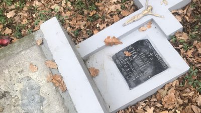 У Польщі вандали знищили надгробки на могилах українців