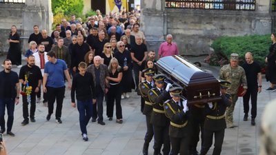 Тимошенко приїхала на похорон Парубія