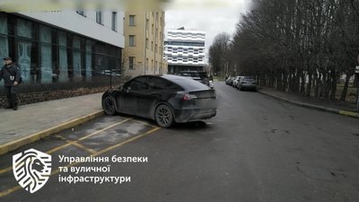 Які порушення водії роблять на вулиці Івана Франка